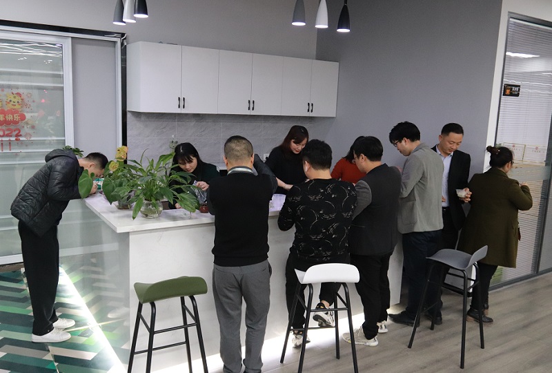 冬至湯圓餃子情，華邦瀛溫暖一家親